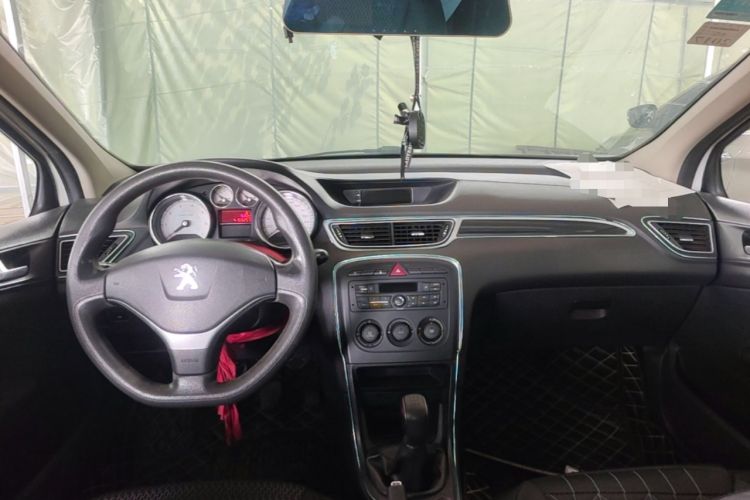 Used Peugeot 308 2014 Enjoy Edition Classic 1.6L Manual YouShang Model Center Console