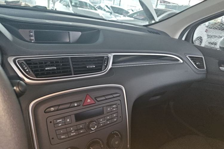 Used Peugeot 308 2014 Enjoy Edition Classic 1.6L Automatic Premium Model Center Console