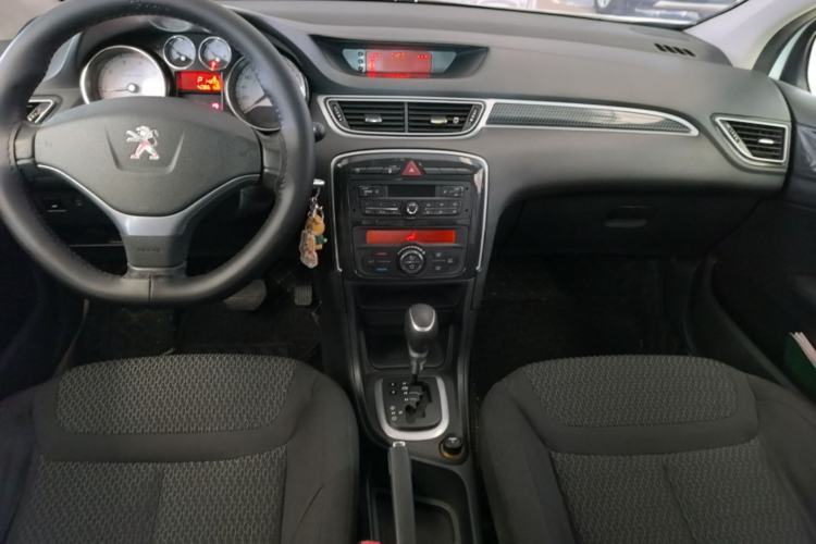 Used Peugeot 308 2014 Enjoy Edition Classic 1.6L Automatic Premium Model Center Console