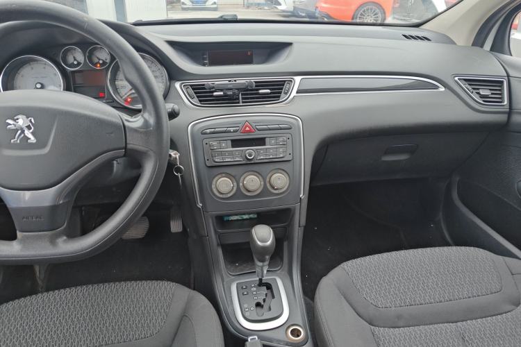 Used Peugeot 308 2014 Enjoy Edition Classic 1.6L Automatic Premium Model Center Console