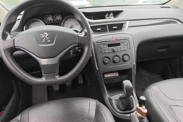Used Peugeot 308 2014 Enjoy Edition Classic 1.6L Manual YouShang Model Center Console