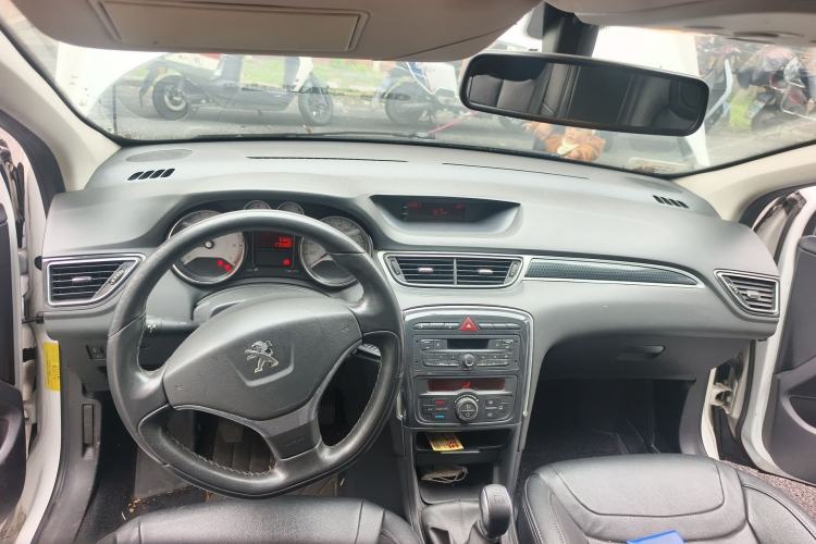 Used Peugeot 308 2014 Enjoy Edition Classic 1.6L Manual Fashion Model Center Console