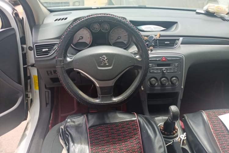 Used Peugeot 308 2014 Enjoy Edition Classic 1.6L Manual YouShang Model Center Console