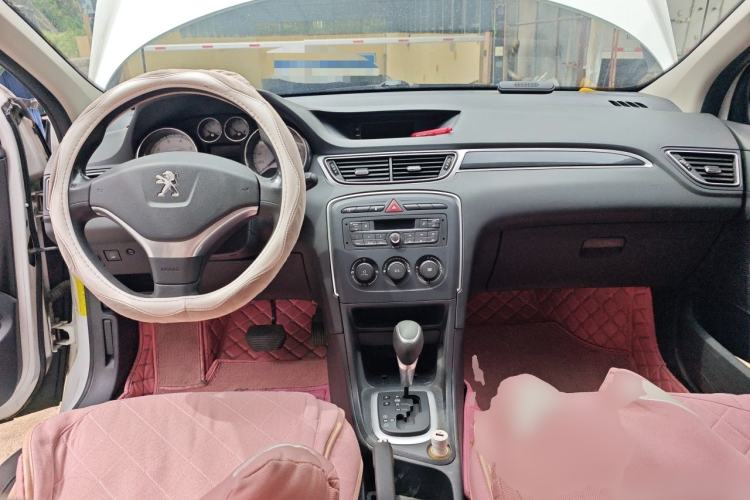 Used Peugeot 308 2014 Enjoy Edition Classic 1.6L Automatic Premium Model Center Console