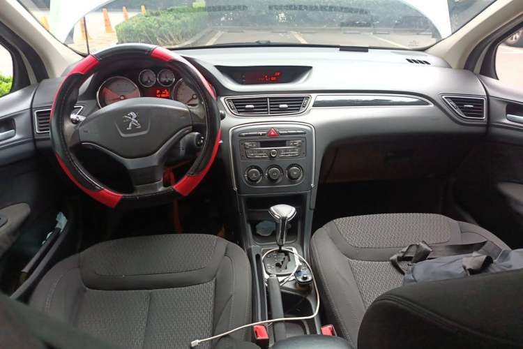 Used Peugeot 308 2014 Enjoy Edition Classic 1.6L Automatic Premium Model Center Console