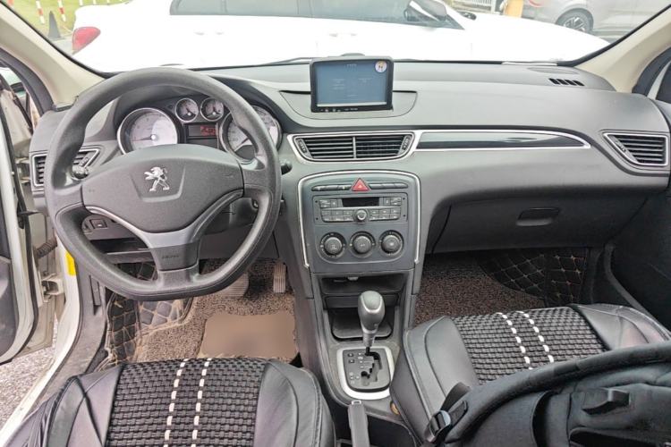 Used Peugeot 308 2014 Enjoy Edition Classic 1.6L Automatic Premium Model Center Console