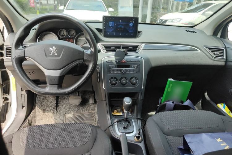 Used Peugeot 308 2014 Enjoy Edition Classic 1.6L Automatic Premium Model Center Console