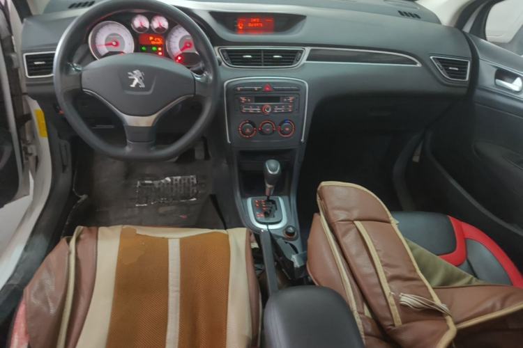 Used Peugeot 308 2014 Enjoy Edition Classic 1.6L Automatic Premium Model Center Console
