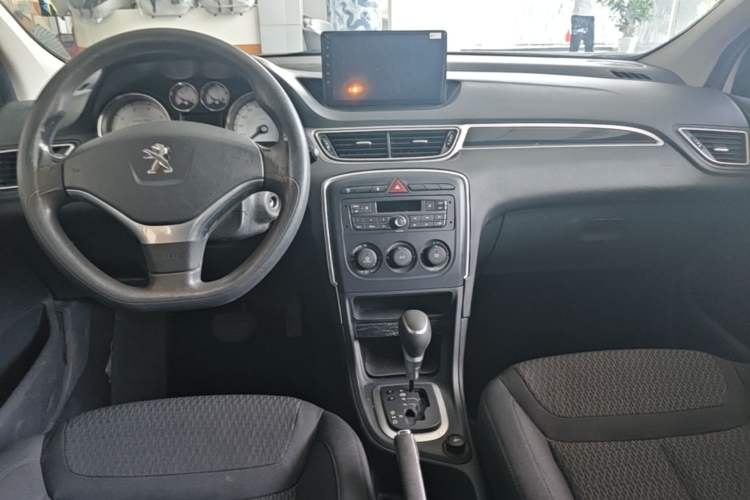 Used Peugeot 308 2014 Enjoy Edition Classic 1.6L Automatic Premium Model Center Console