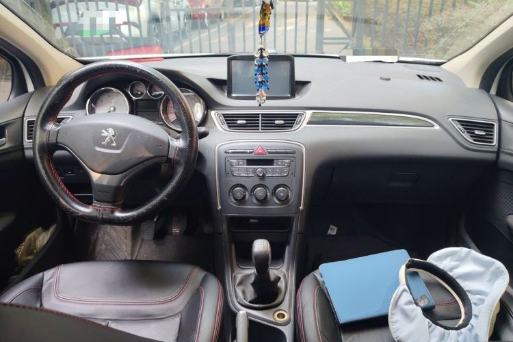 Used Peugeot 308 2014 Enjoy Edition Classic 1.6L Manual YouShang Model Center Console