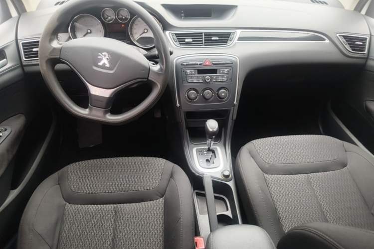 Used Peugeot 308 2014 Enjoy Edition Classic 1.6L Automatic Premium Model Center Console