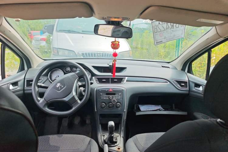 Used Peugeot 308 2014 Enjoy Edition Classic 1.6L Manual YouShang Model Center Console