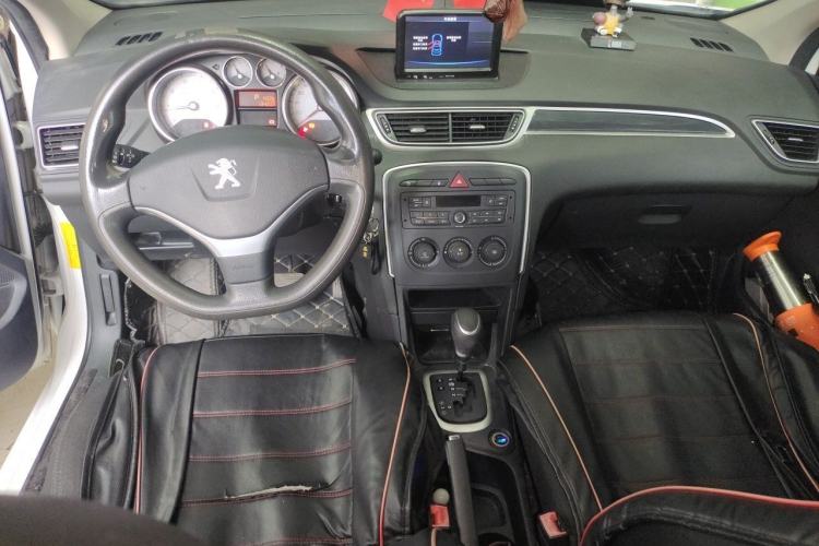 Used Peugeot 308 2014 Enjoy Edition Classic 1.6L Automatic Premium Model Center Console