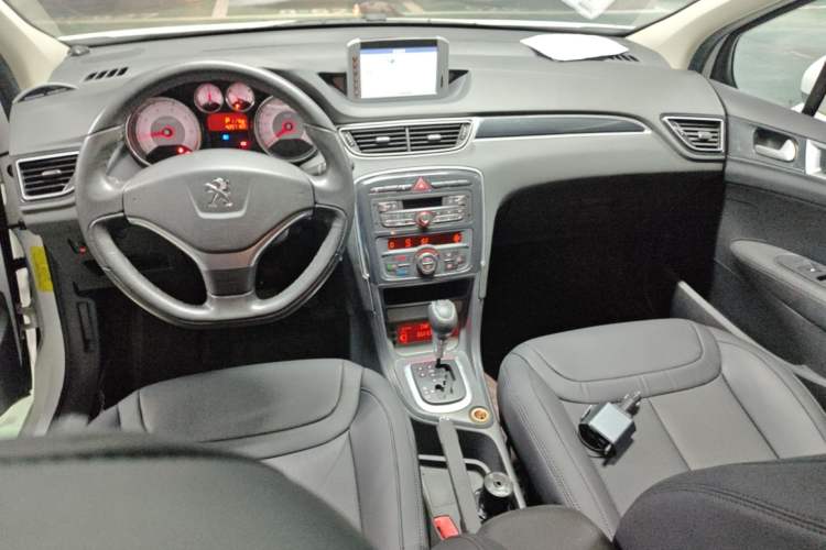 Used Peugeot 308 2014 Enjoy Edition Classic 1.6L Automatic Premium Model Center Console