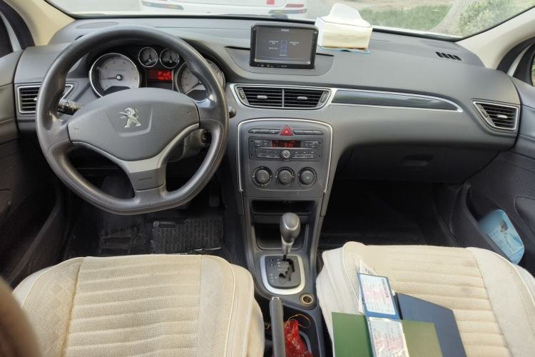 Used Peugeot 308 2014 Enjoy Edition Classic 1.6L Automatic Premium Model Center Console