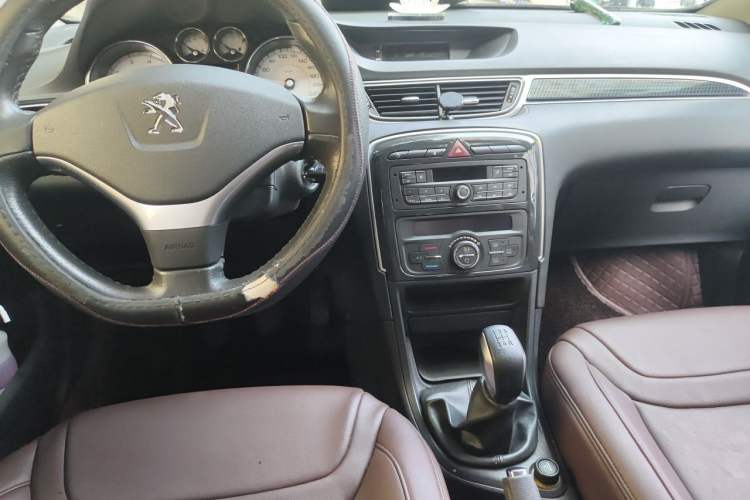 Used Peugeot 308 2014 Enjoy Edition Classic 1.6L Manual Fashion Model Center Console