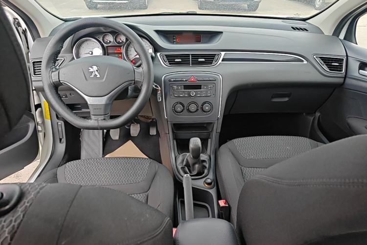 Used Peugeot 308 2014 Enjoy Edition Classic 1.6L Manual YouShang Model Center Console