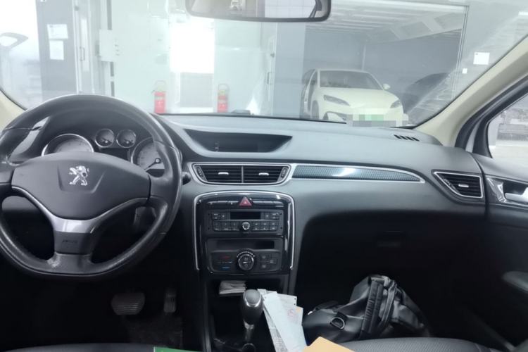 Used Peugeot 308 2014 Enjoyment Edition Classic 1.6L Automatic Fashion Model Center Console