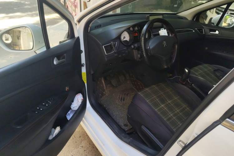 Used Peugeot 308 2014 Enjoy Edition Classic 1.6L Manual YouShang Model Driver Seat