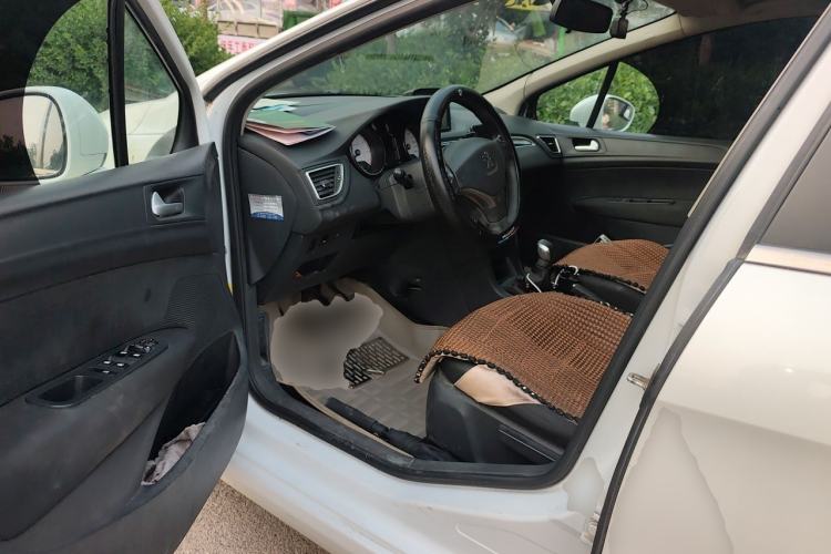 Used Peugeot 308 2014 Enjoy Edition Classic 1.6L Manual YouShang Model Driver Seat