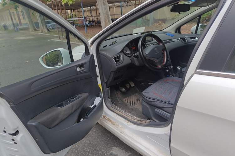 Used Peugeot 308 2014 Enjoy Edition Classic 1.6L Manual YouShang Model Driver Seat