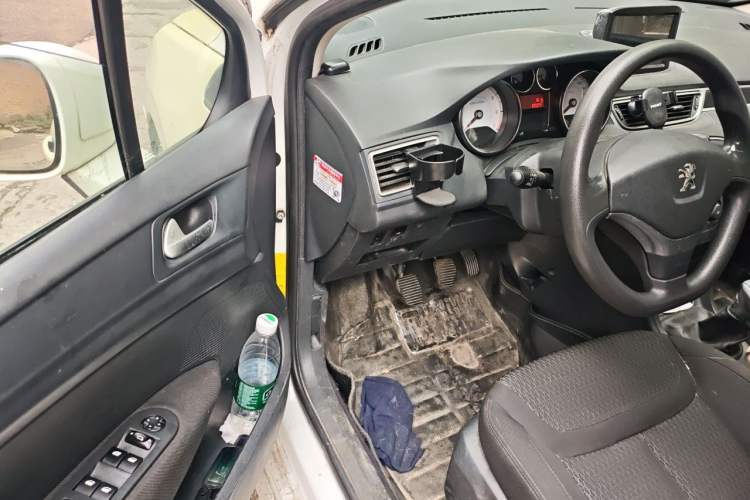 Used Peugeot 308 2014 Enjoy Edition Classic 1.6L Manual YouShang Model Driver Seat