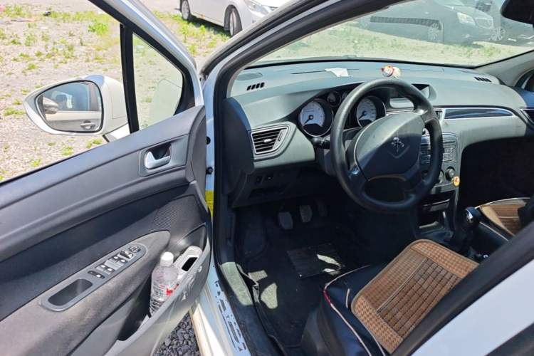 Used Peugeot 308 2014 Enjoy Edition Classic 1.6L Manual YouShang Model Driver Seat