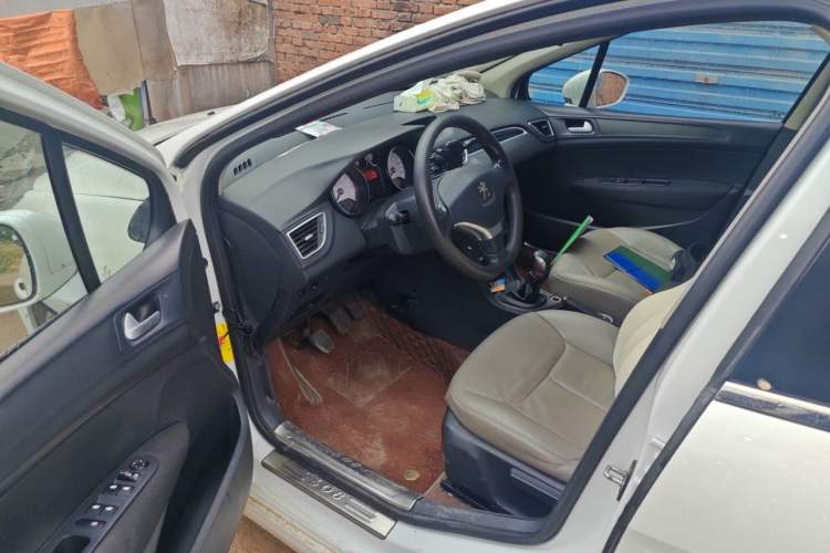 Used Peugeot 308 2014 Enjoy Edition Classic 1.6L Manual YouShang Model Driver Seat