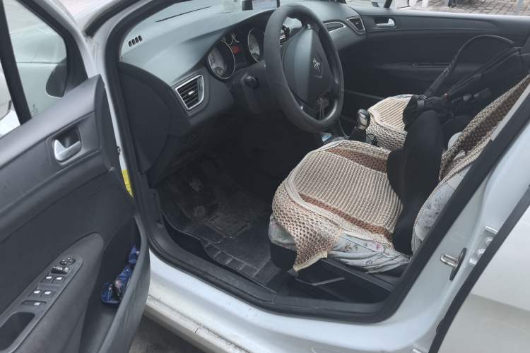 Used Peugeot 308 2014 Enjoy Edition Classic 1.6L Manual YouShang Model Driver Seat