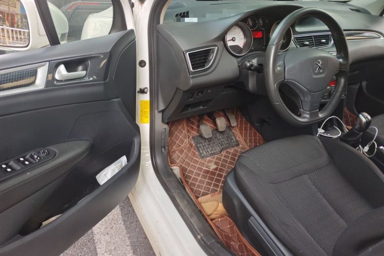 Used Peugeot 308 2014 Enjoy Edition Classic 1.6L Manual Fashion Model Driver Seat