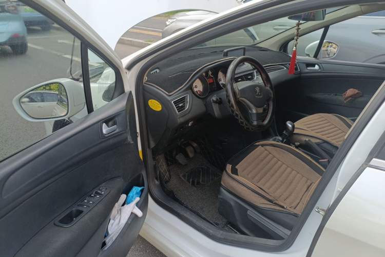 Used Peugeot 308 2014 Enjoy Edition Classic 1.6L Manual YouShang Model Driver Seat