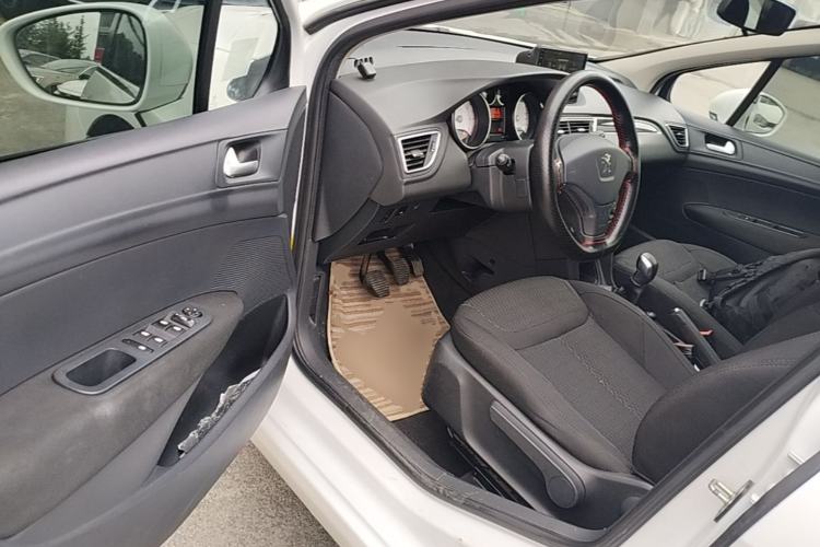 Used Peugeot 308 2014 Enjoy Edition Classic 1.6L Manual YouShang Model Driver Seat