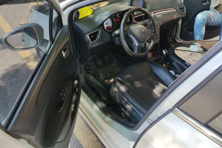 Used Peugeot 308 2014 Enjoy Edition Classic 1.6L Manual YouShang Model Driver Seat