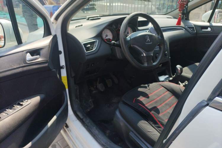 Used Peugeot 308 2014 Enjoy Edition Classic 1.6L Manual YouShang Model Driver Seat