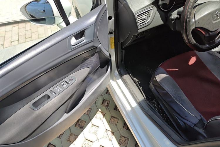 Used Peugeot 308 2014 Enjoy Edition Classic 1.6L Manual YouShang Model Driver Seat