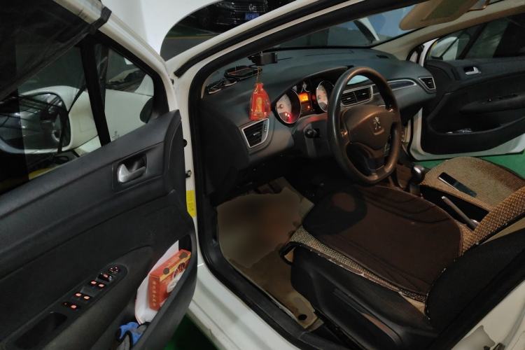Used Peugeot 308 2014 Enjoy Edition Classic 1.6L Manual YouShang Model Driver Seat