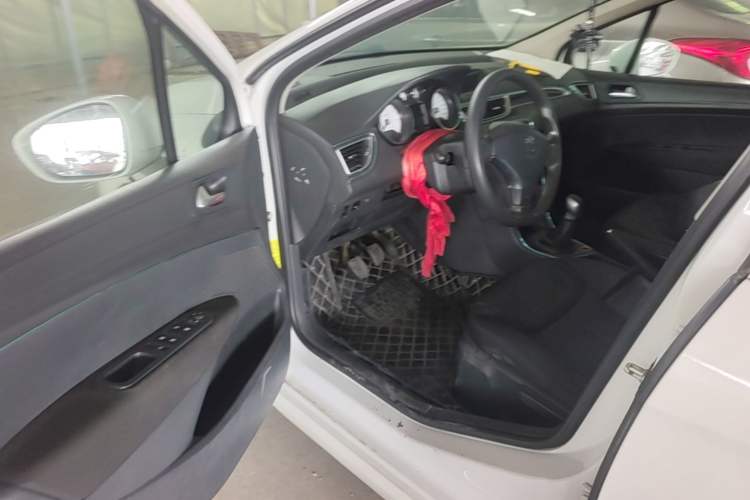 Used Peugeot 308 2014 Enjoy Edition Classic 1.6L Manual YouShang Model Driver Seat