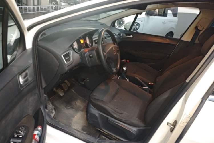 Used Peugeot 308 2014 Enjoy Edition Classic 1.6L Manual YouShang Model Driver Seat