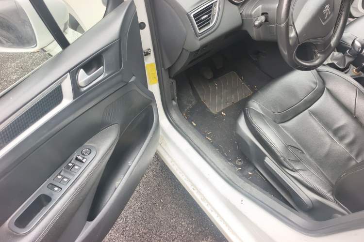 Used Peugeot 308 2014 Enjoy Edition Classic 1.6L Manual Fashion Model Driver Seat
