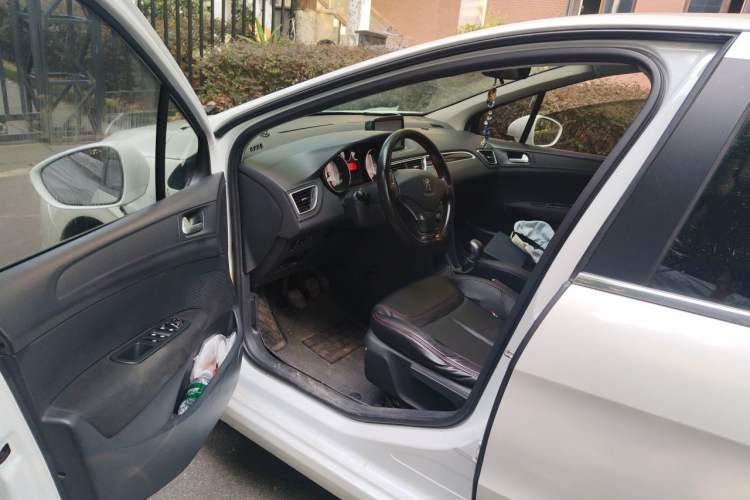 Used Peugeot 308 2014 Enjoy Edition Classic 1.6L Manual YouShang Model Driver Seat