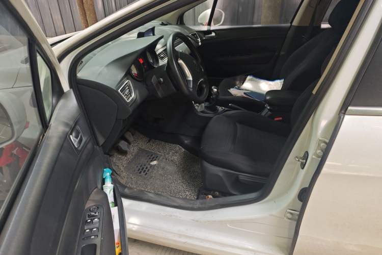 Used Peugeot 308 2014 Enjoy Edition Classic 1.6L Manual YouShang Model Driver Seat