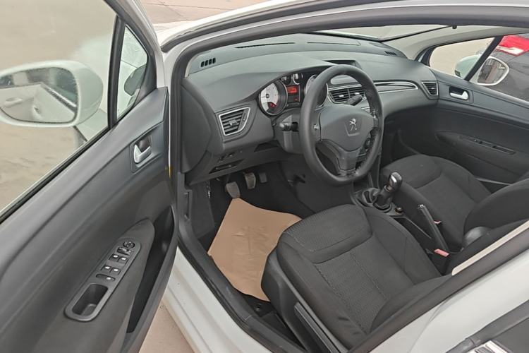 Used Peugeot 308 2014 Enjoy Edition Classic 1.6L Manual YouShang Model Driver Seat