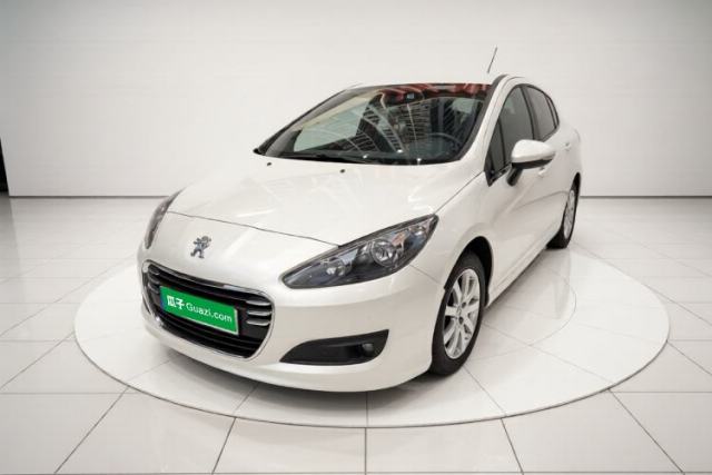 Ojetý Peugeot 308 2014 Enjoy Edition Classic 1.6L Manual Fashion Model