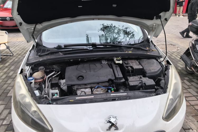 Used Peugeot 308 2014 Enjoy Edition Classic 1.6L Manual YouShang Model Engine Bay