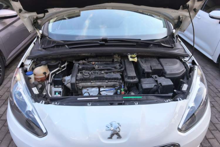 Used Peugeot 308 2014 Enjoyment Edition Classic 1.6L Automatic Fashion Model Engine Bay