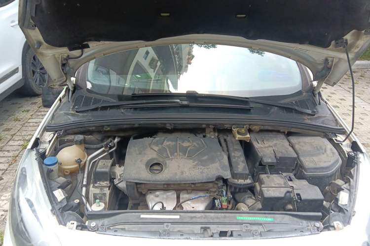 Used Peugeot 308 2014 Enjoy Edition Classic 1.6L Manual YouShang Model Engine Bay