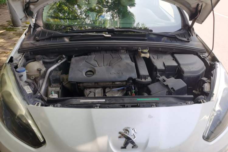 Used Peugeot 308 2014 Enjoy Edition Classic 1.6L Manual YouShang Model Engine Bay