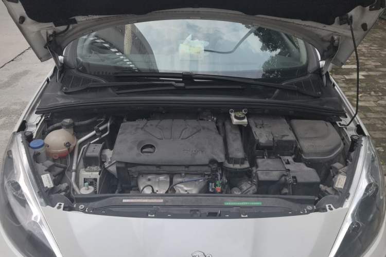 Used Peugeot 308 2014 Enjoy Edition Classic 1.6L Manual YouShang Model Engine Bay