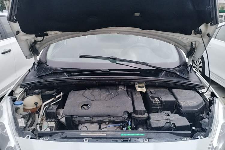 Used Peugeot 308 2014 Enjoy Edition Classic 1.6L Manual YouShang Model Engine Bay