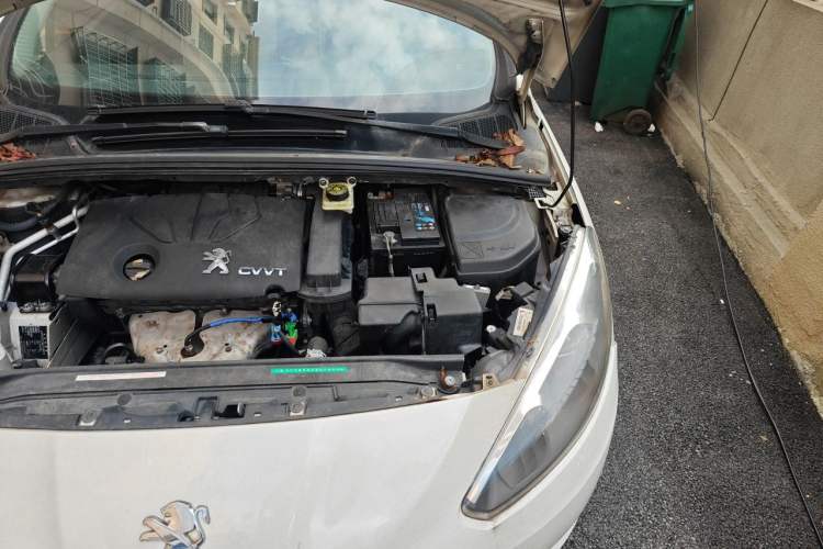 Used Peugeot 308 2014 Enjoy Edition Classic 1.6L Manual YouShang Model Engine Bay Left